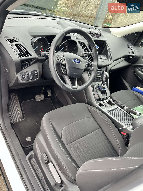 Внедорожник / Кроссовер Ford Kuga 2018 в Киеве фото 8 Внедорожник / Кроссовер Ford Kuga 2018 в Киеве