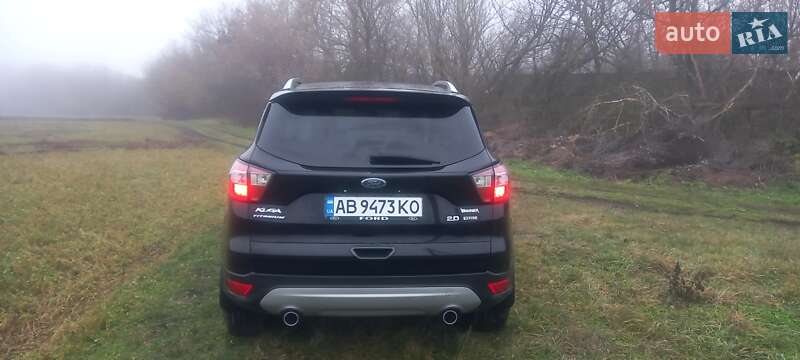 Внедорожник / Кроссовер Ford Kuga 2017 в Крыжополе
