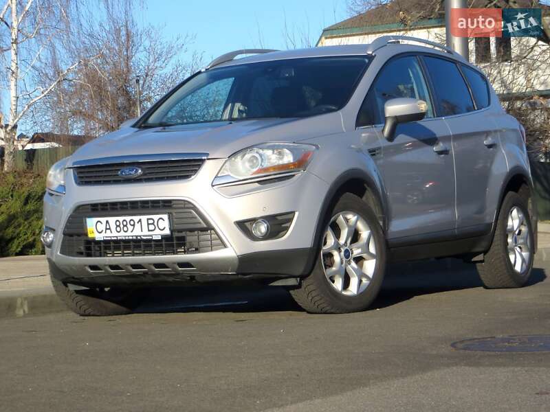Внедорожник / Кроссовер Ford Kuga 2011 в 