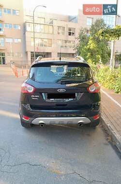 Внедорожник / Кроссовер Ford Kuga 2012 в 