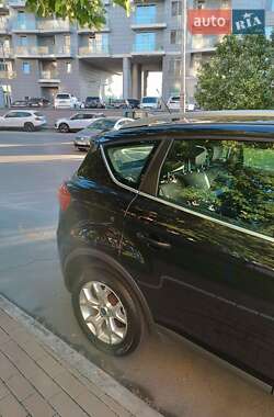 Внедорожник / Кроссовер Ford Kuga 2012 в 