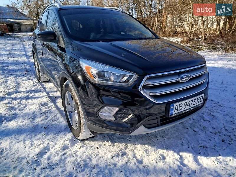 Внедорожник / Кроссовер Ford Kuga 2017 в Крыжополе