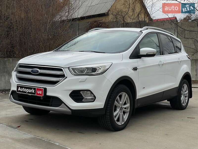 Позашляховик / Кросовер Ford Kuga 2017 в Львові