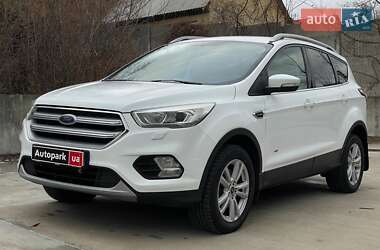 Позашляховик / Кросовер Ford Kuga 2017 в Львові