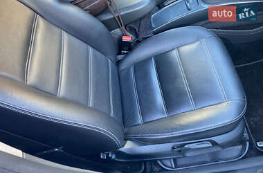 Внедорожник / Кроссовер Ford Kuga 2012 в 