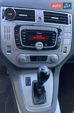 Внедорожник / Кроссовер Ford Kuga 2012 в 