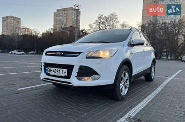 Позашляховик / Кросовер Ford Kuga 2015 в 