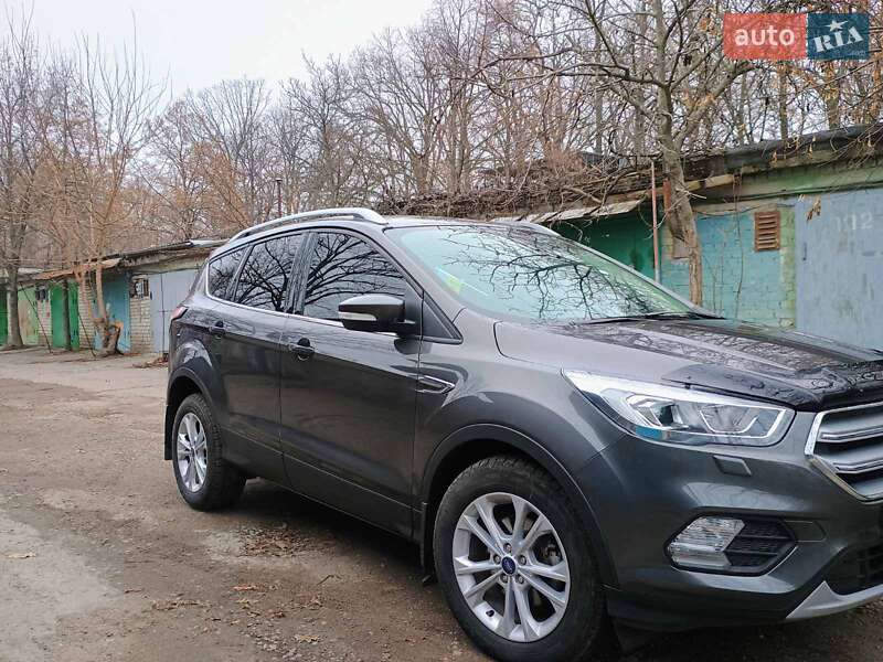 Внедорожник / Кроссовер Ford Kuga 2019 в Южноукраинске