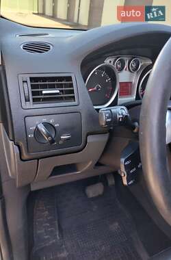 Внедорожник / Кроссовер Ford Kuga 2010 в 
