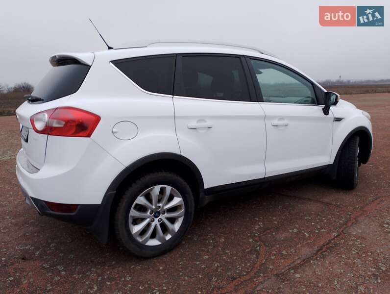 Внедорожник / Кроссовер Ford Kuga 2012 в Новоукраинке