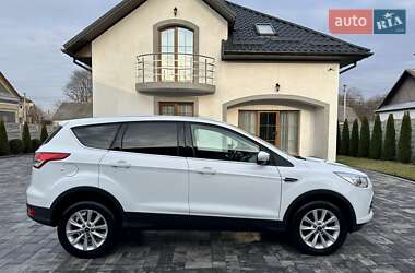 Позашляховик / Кросовер Ford Kuga 2015 в Дубні