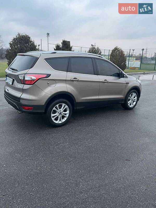 Позашляховик / Кросовер Ford Kuga 2019 в Олександрії