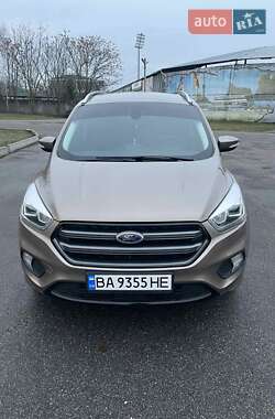 Внедорожник / Кроссовер Ford Kuga 2019 в Александрие