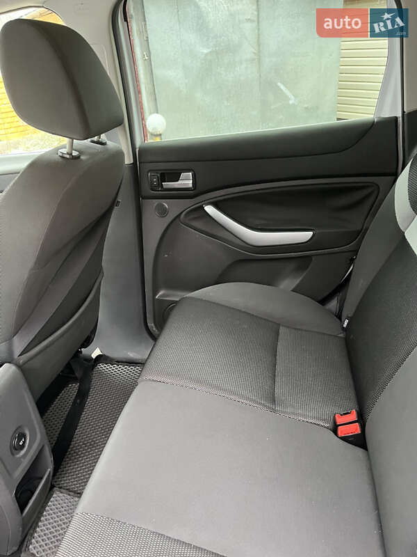 Позашляховик / Кросовер Ford Kuga 2011 в Томашполі