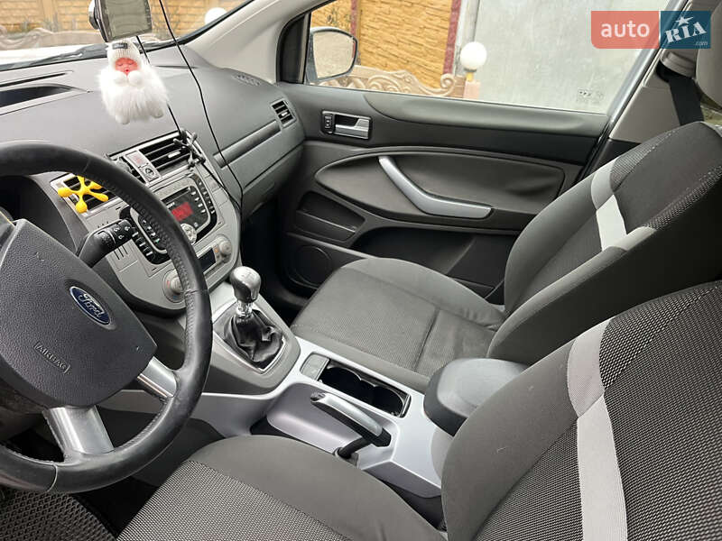 Позашляховик / Кросовер Ford Kuga 2011 в Томашполі
