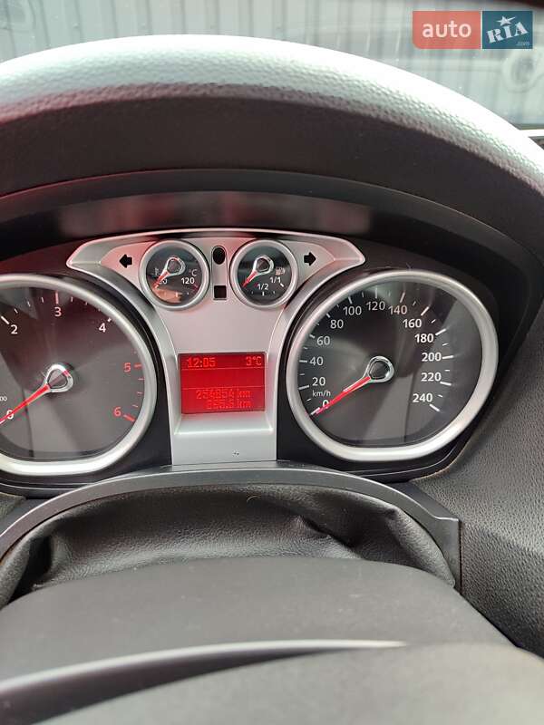 Позашляховик / Кросовер Ford Kuga 2011 в Бобринці