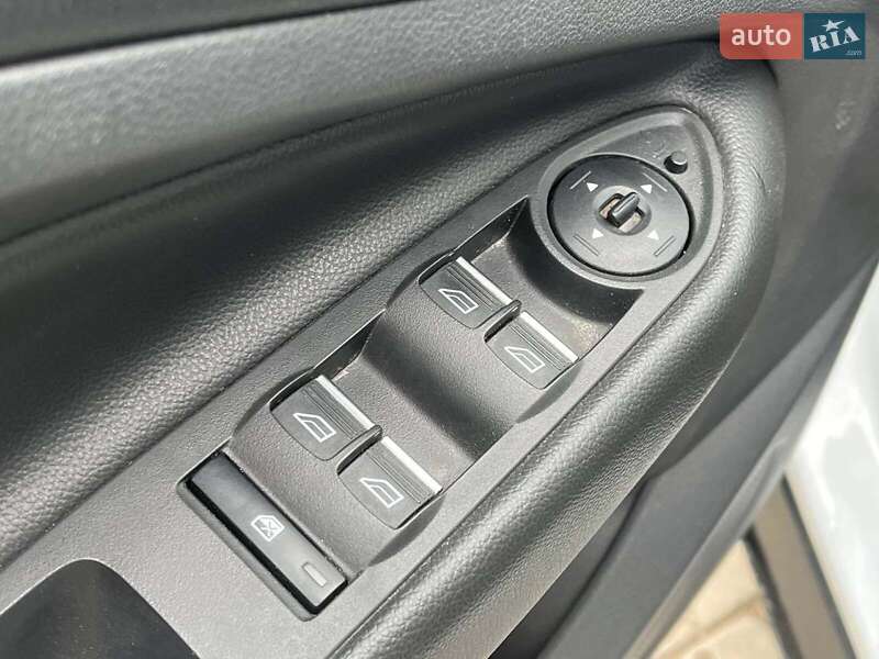 Позашляховик / Кросовер Ford Kuga 2017 в Львові