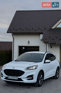 Внедорожник / Кроссовер Ford Kuga 2021 в 