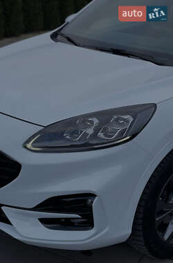 Внедорожник / Кроссовер Ford Kuga 2021 в 