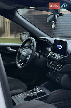 Внедорожник / Кроссовер Ford Kuga 2021 в 