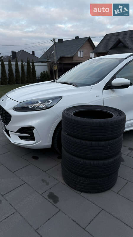 Внедорожник / Кроссовер Ford Kuga 2021 в Ковеле