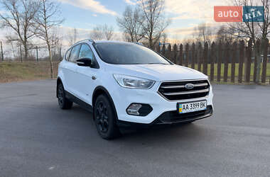 Внедорожник / Кроссовер Ford Kuga 2017 в Киеве