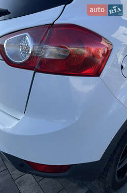 Внедорожник / Кроссовер Ford Kuga 2012 в 