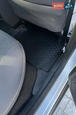Внедорожник / Кроссовер Ford Kuga 2012 в 