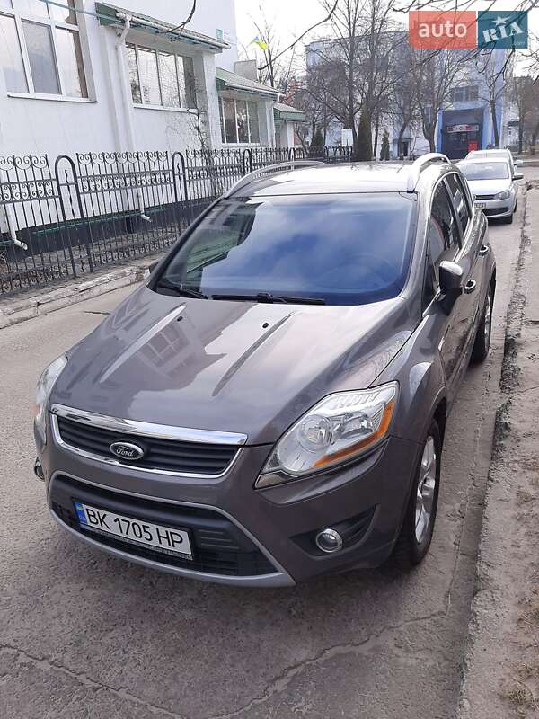 Внедорожник / Кроссовер Ford Kuga 2012 в Вараше фото 8 Внедорожник / Кроссовер Ford Kuga 2012 в Вараше