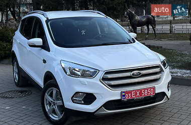 Позашляховик / Кросовер Ford Kuga 2018 в Тернополі