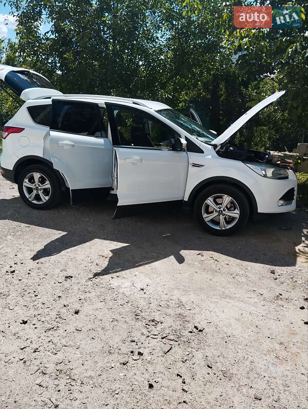 Внедорожник / Кроссовер Ford Kuga 2013 в 