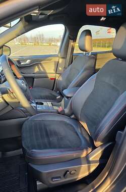 Внедорожник / Кроссовер Ford Kuga 2023 в 