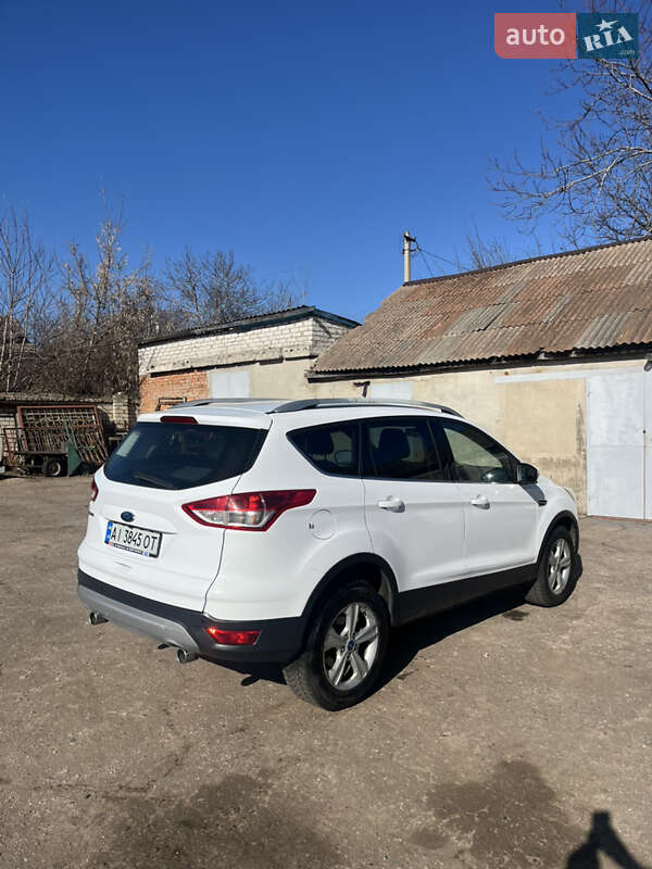 Внедорожник / Кроссовер Ford Kuga 2015 в Ирпене