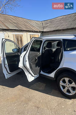 Внедорожник / Кроссовер Ford Kuga 2015 в 