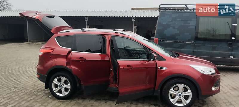 Внедорожник / Кроссовер Ford Kuga 2016 в Староконстантинове