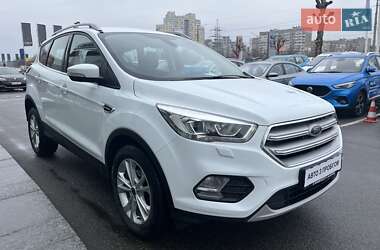 Внедорожник / Кроссовер Ford Kuga 2019 в 
