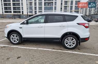 Внедорожник / Кроссовер Ford Kuga 2016 в 
