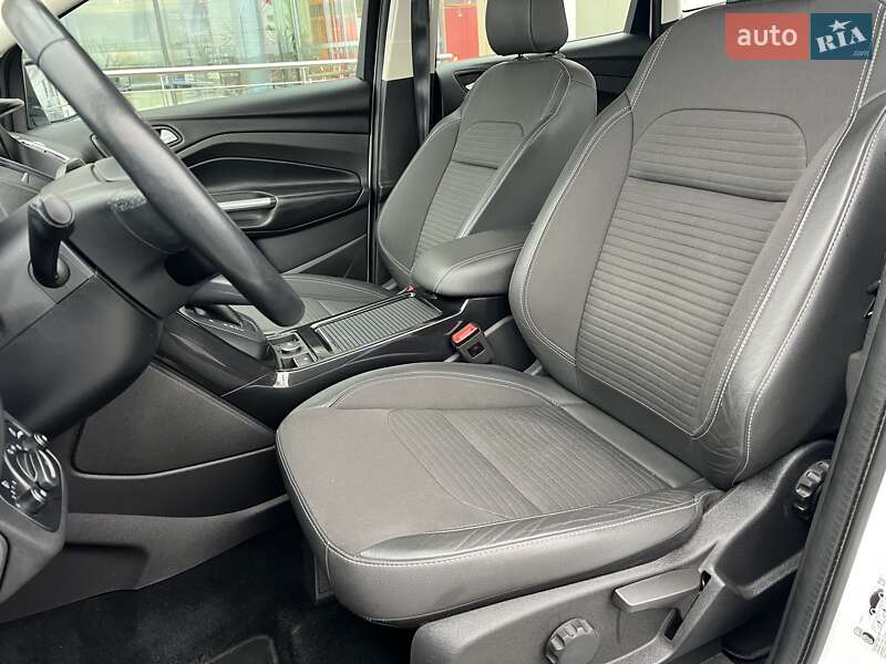 Позашляховик / Кросовер Ford Kuga 2019 в Києві