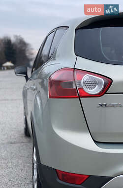 Позашляховик / Кросовер Ford Kuga 2010 в 