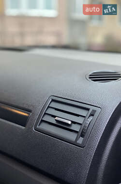 Позашляховик / Кросовер Ford Kuga 2010 в 