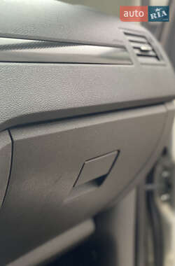 Позашляховик / Кросовер Ford Kuga 2010 в 