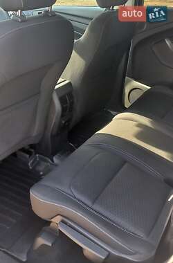 Внедорожник / Кроссовер Ford Kuga 2019 в 