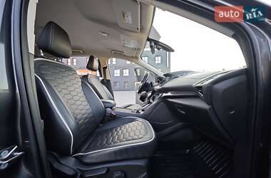 Внедорожник / Кроссовер Ford Kuga 2017 в 