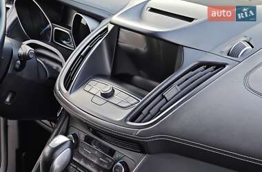Внедорожник / Кроссовер Ford Kuga 2017 в 
