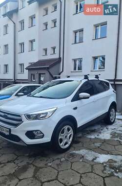 Позашляховик / Кросовер Ford Kuga 2018 в Києві