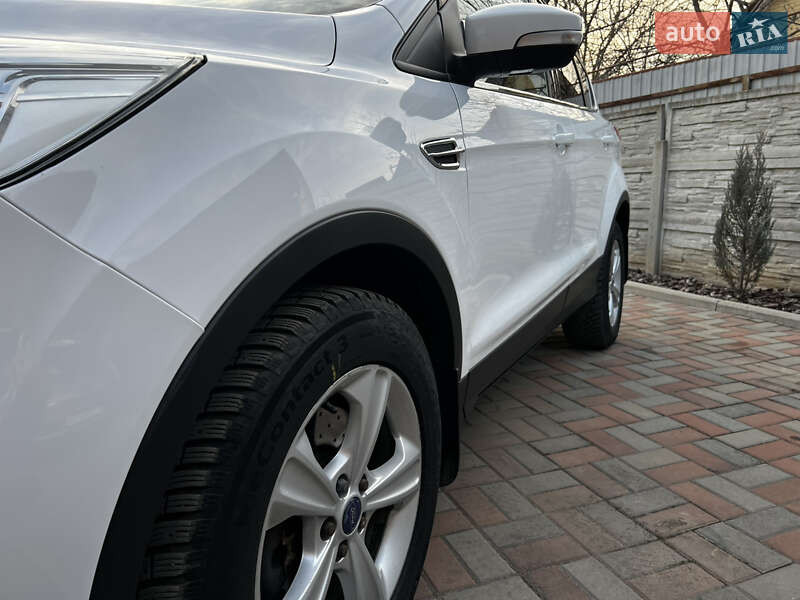 Внедорожник / Кроссовер Ford Kuga 2016 в Лубнах