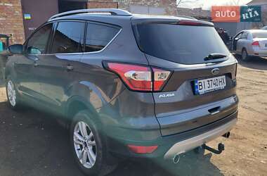 Внедорожник / Кроссовер Ford Kuga 2016 в 