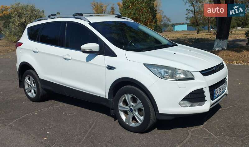 Внедорожник / Кроссовер Ford Kuga 2015 в 