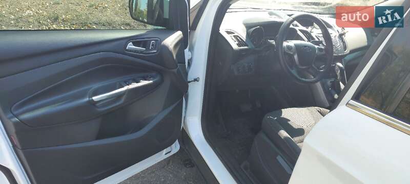 Внедорожник / Кроссовер Ford Kuga 2015 в Каменском