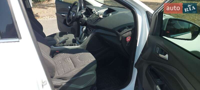 Внедорожник / Кроссовер Ford Kuga 2015 в Каменском